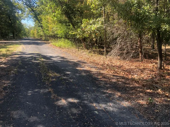 703 East Rd, Wagoner, OK 74467