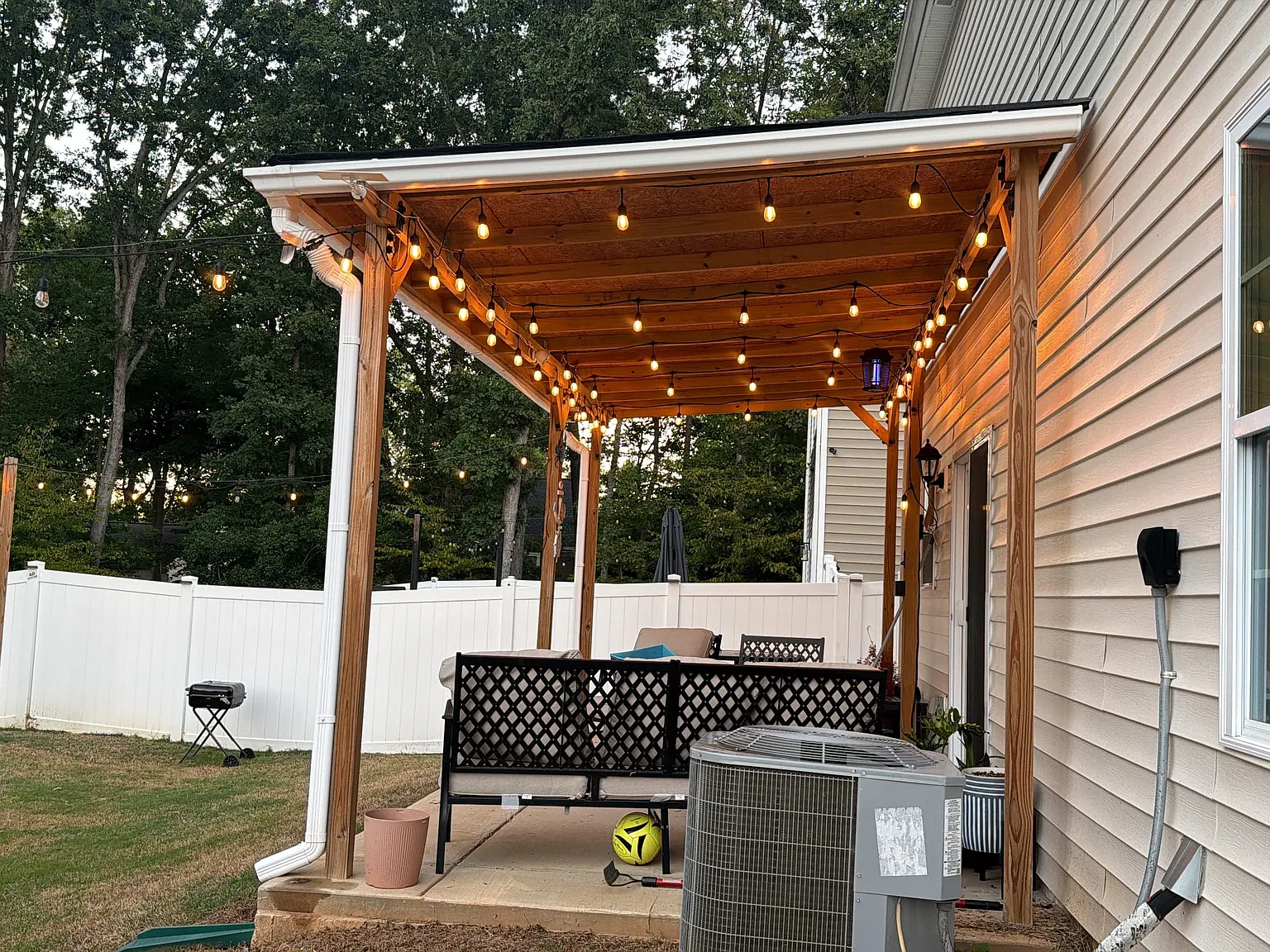 4 bed, 2.5 bath, 2020 sqft, $2,800 — Photo 4