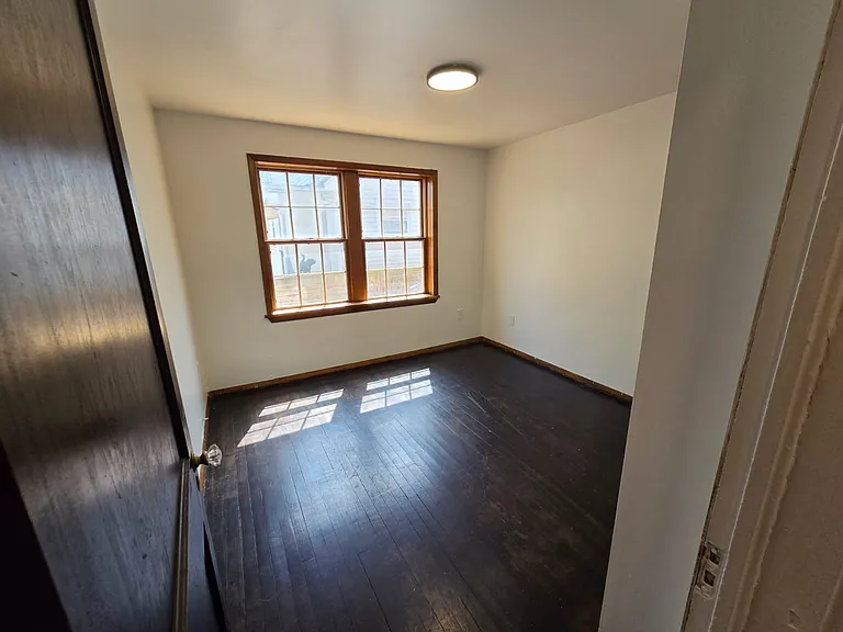 1239 W 5th St #1 — Photo 3