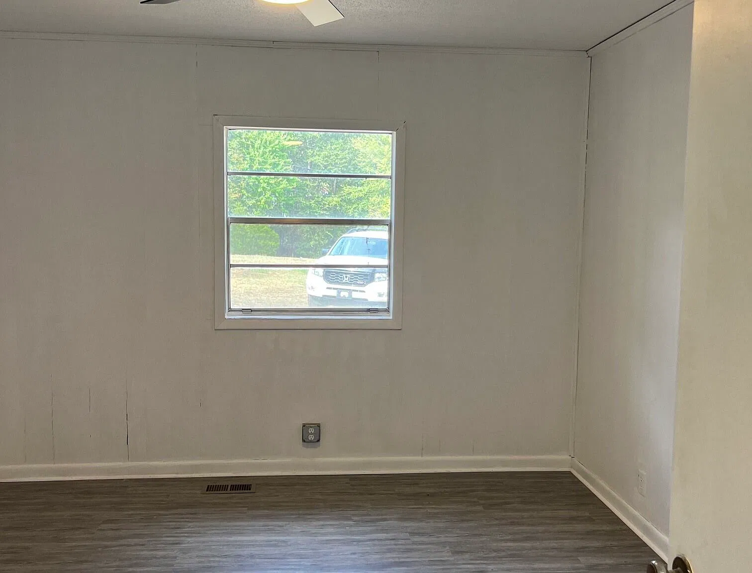 3 bed, 1.0 bath, 1196 sqft, $1,800 — Photo 3