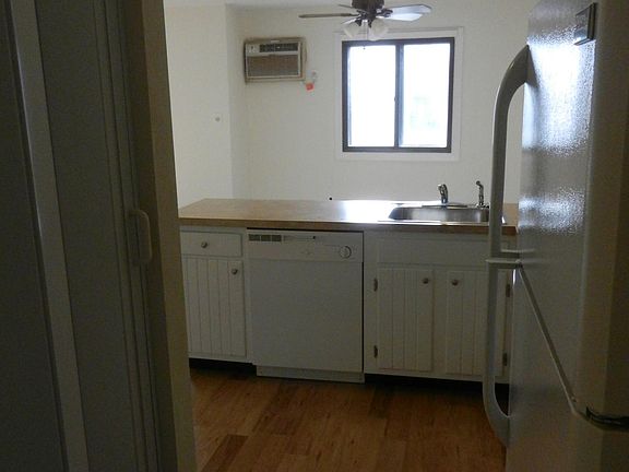 2nd image of 500 Campbell Cir #H-8