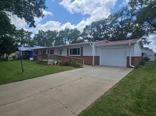 819 L St, Fairbury, NE 68352