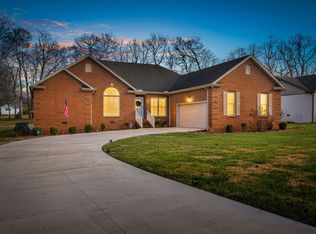 103 Laurelwood Dr, Shelbyville, TN 37160