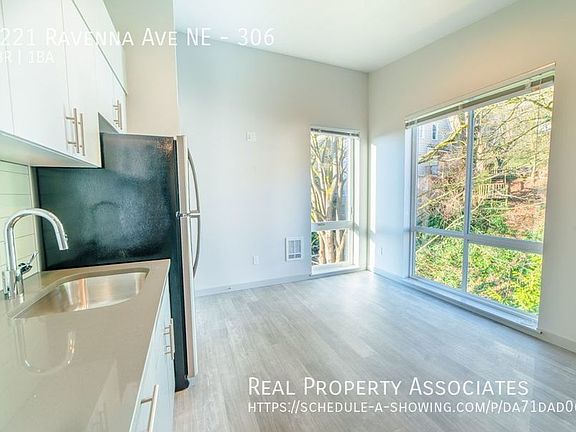 4th image of 5221 Ravenna Ave NE #306