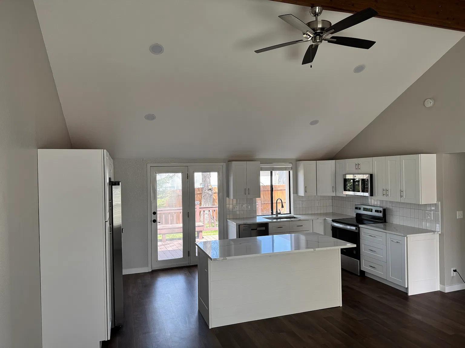 3 bed, 1689 sqft, $2,000 — Photo 3