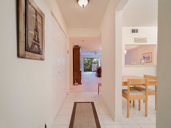5th image of 327 Southwind Dr APT 204