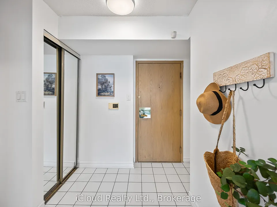3231 Eglinton Ave E #1107
