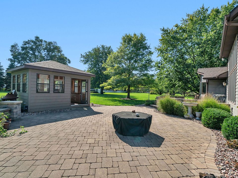 2nd image of 385 Pine Meadow Ln