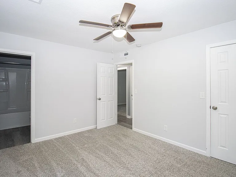4712 Salem Dr — Photo 16