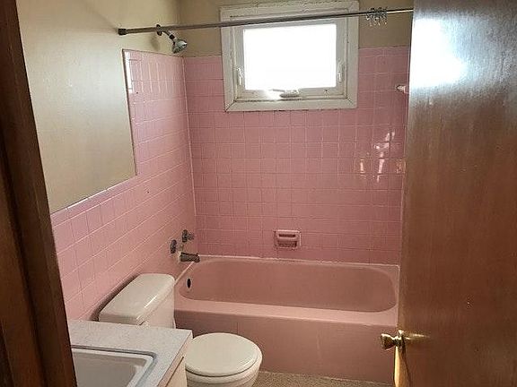3rd image of 425 Joe McCarthy Dr APT D