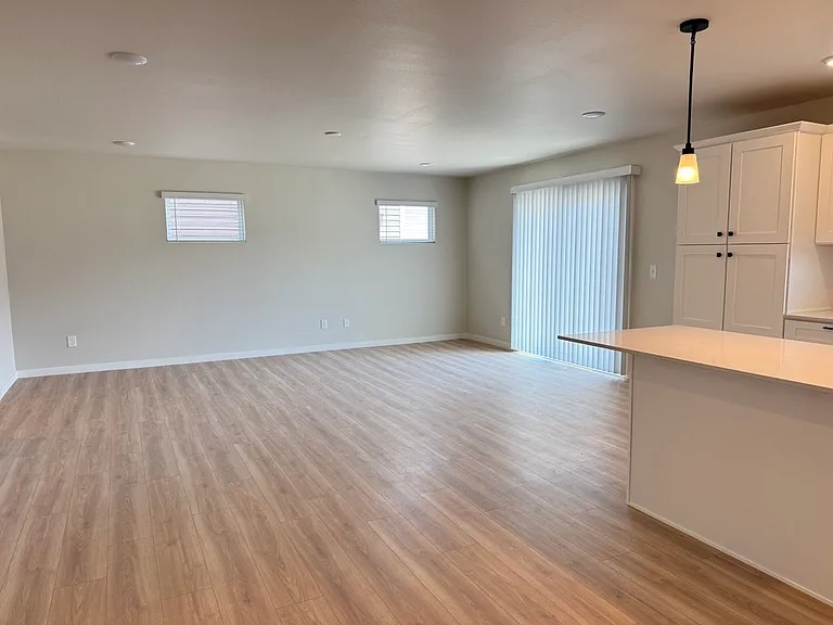 2268 Anchor Ave. — Photo 6