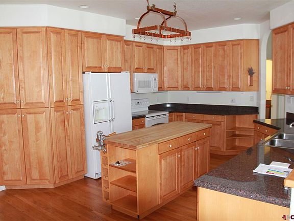 2nd image of 601 Horse Thief Ln