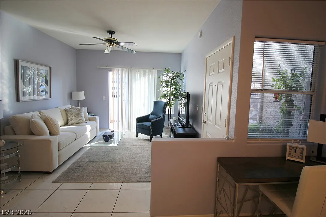 1 bed, 1.0 bath, 777 sqft, $1,350 — Photo 3