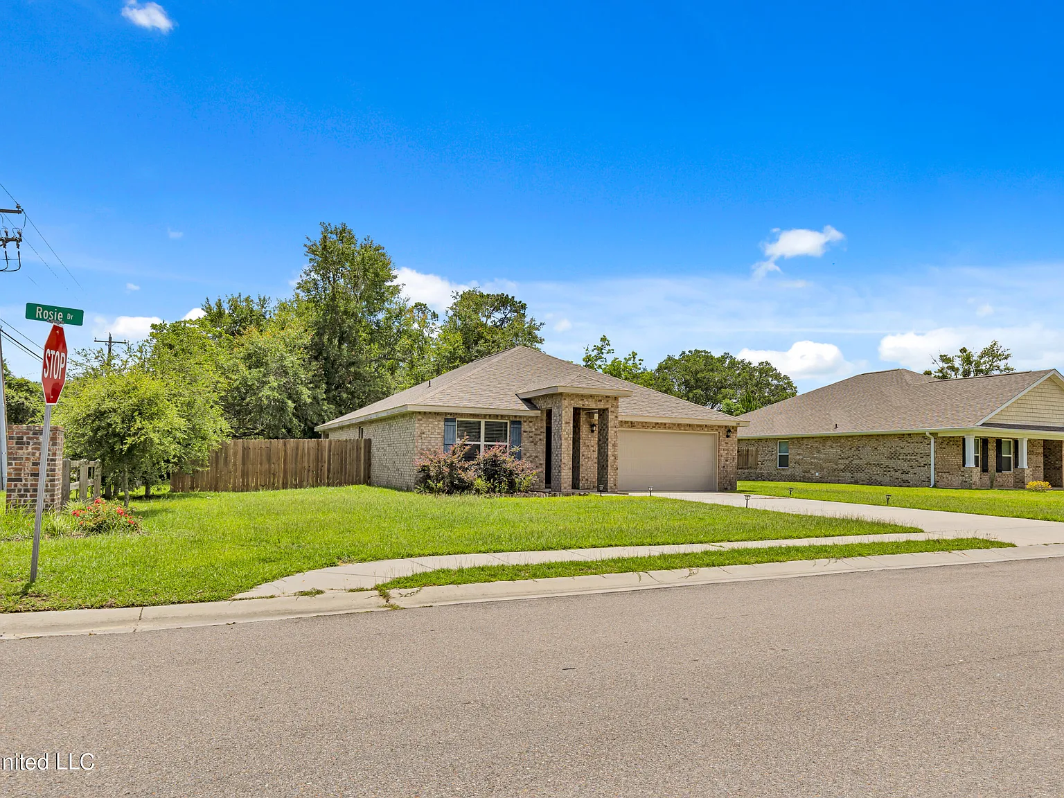 4 bed, 2.0 bath, 1830 sqft, $2,150 — Photo 2