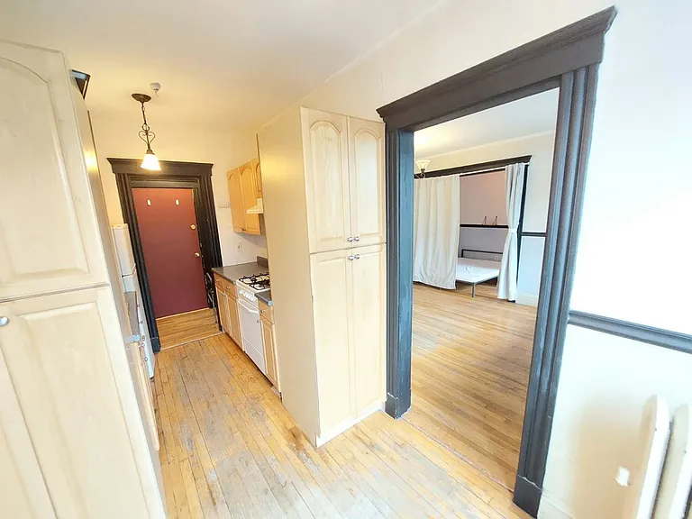 28 Quint Ave #38 — Photo 2