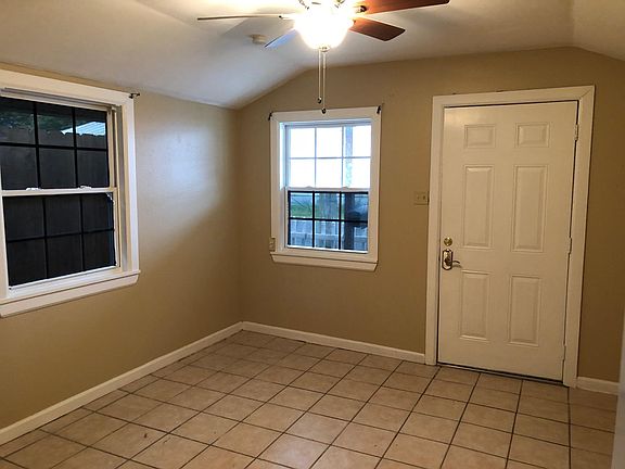 2nd image of 304 N Turnbull Dr