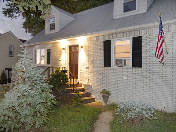 3rd image of 28 Boston Ave