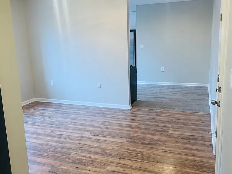 327 Market St — Photo 5