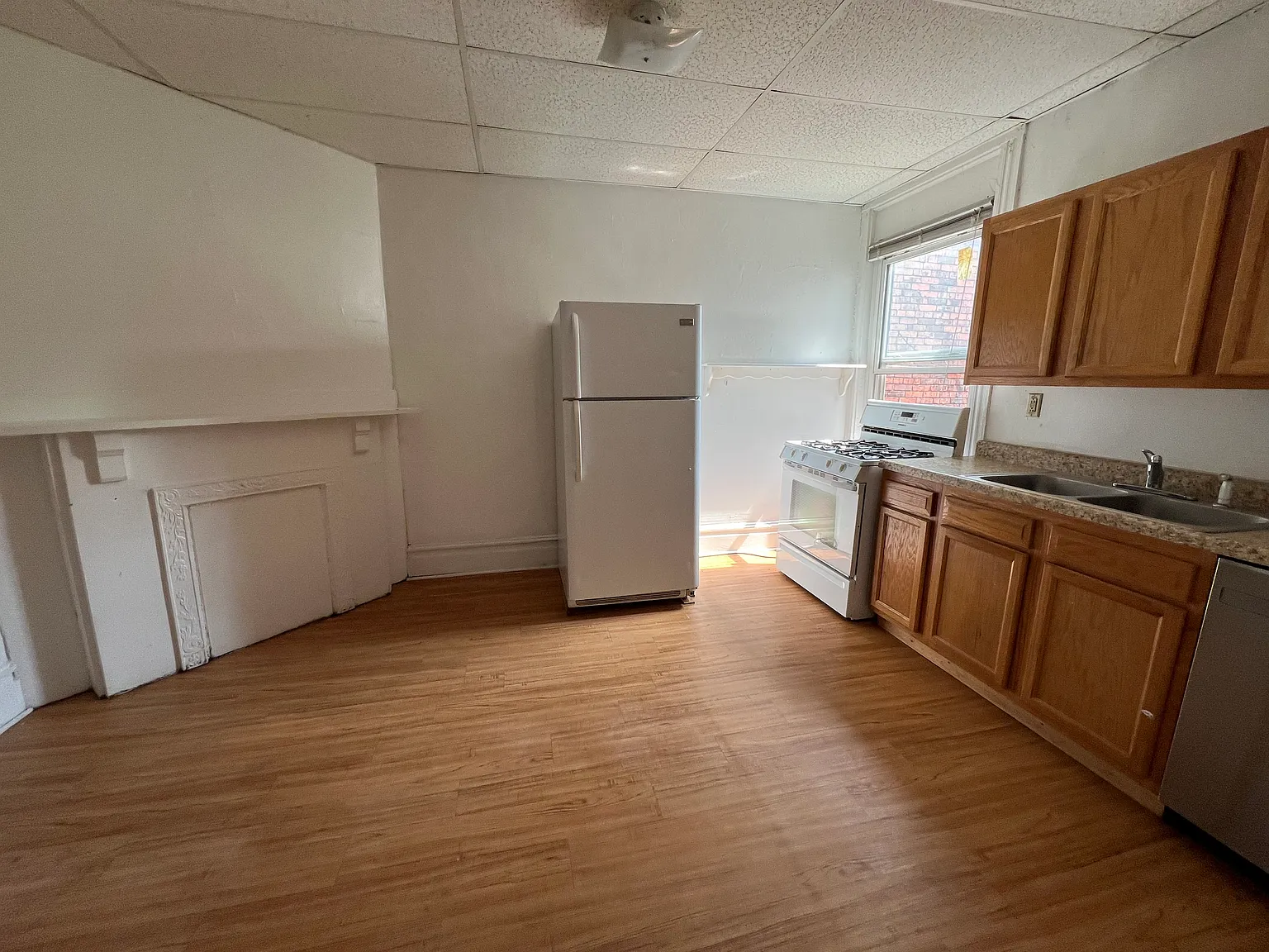 6 bed, $4,800 — Photo 2