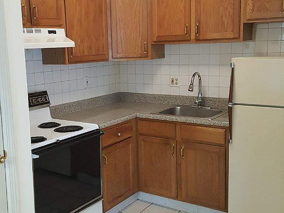 5th image of 264 E Wheat Rd #2