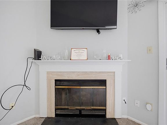 5th image of 5661 Summit Arch