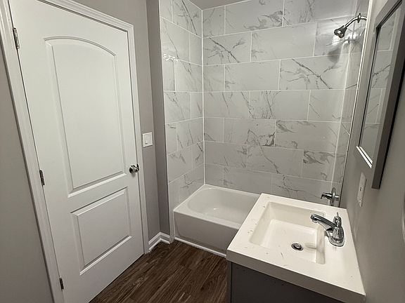 3rd image of 3824 Warwick Blvd APT 5