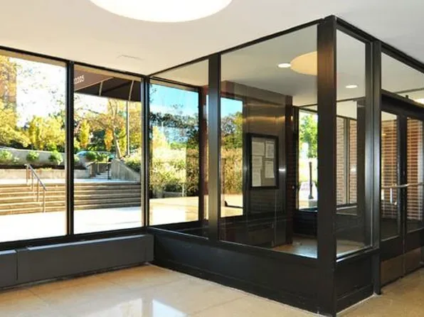 12399 Flatlands Avenue image 3 of 10