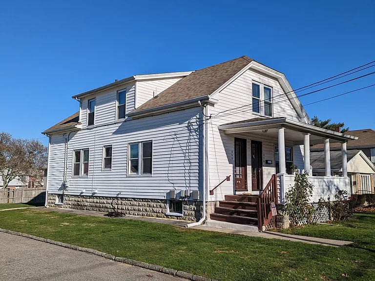 220 Norton St — Photo 20