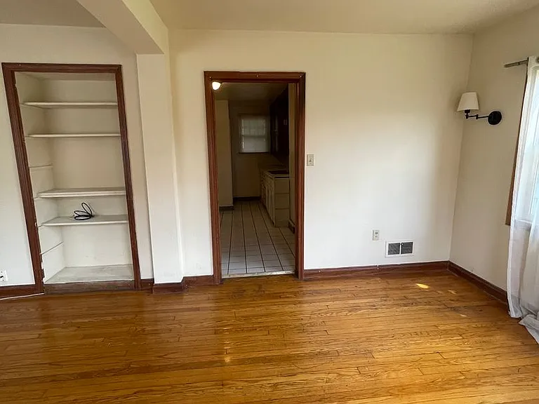 65 E Norwich Ave — Photo 26