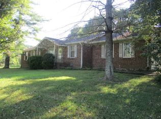 738 Rock Bridge Rd, Bethpage, TN 37022