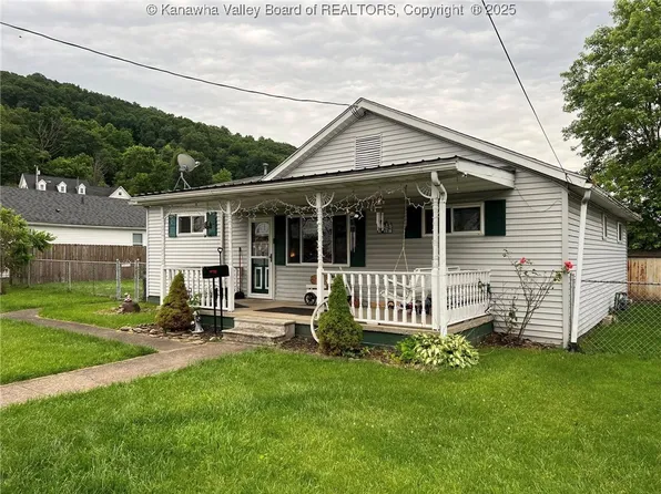 1324 13th St, Nitro, WV 25143