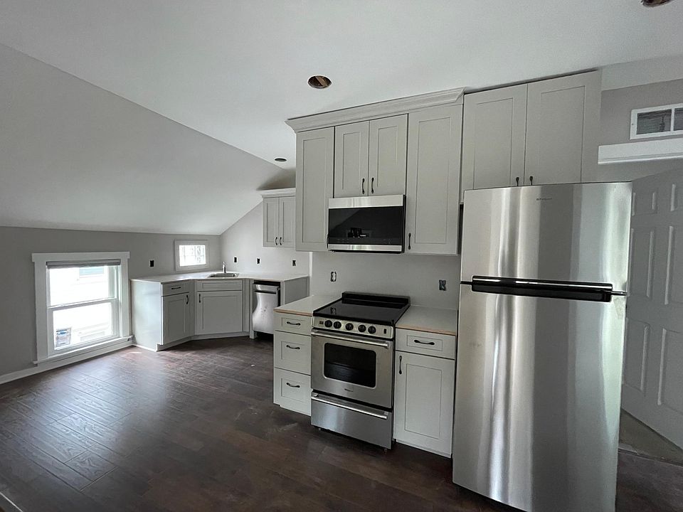 1st image of 254 Pine Ave #1/2