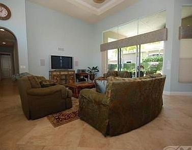 3rd image of 525 Les Jardin Dr