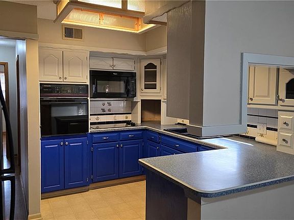 4th image of 600 James St
