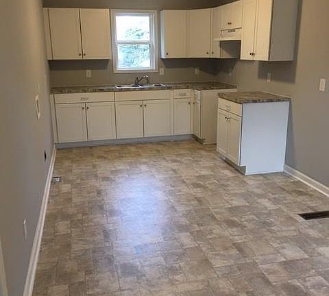 2nd image of 1404 W Davidson Ave