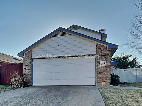 751 Meadowcreek Ct, Garland, TX 75043
