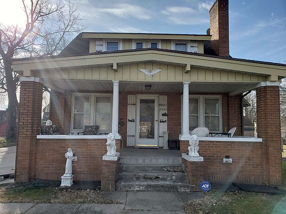 3rd image of 2420 Lincoln Way W