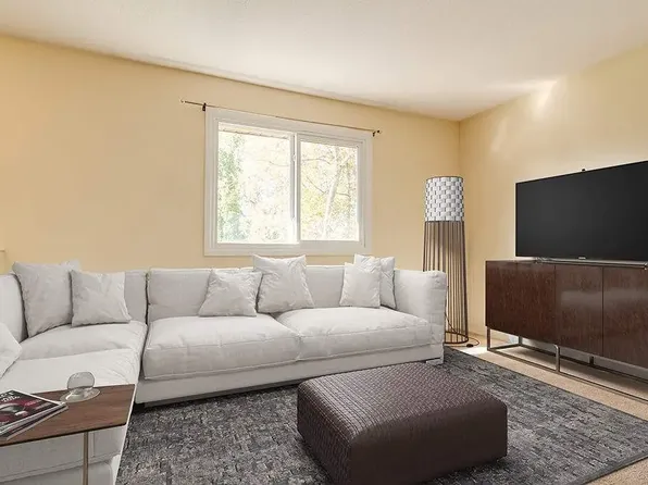 5612 51st Ave #5, Camrose, AB T4V 0W4