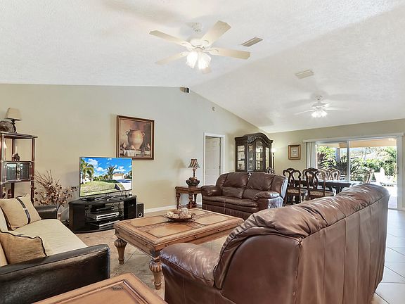 5th image of 1871 SE Manth Ln