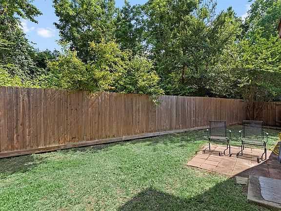 4th image of 127 Gallery Cove Ct