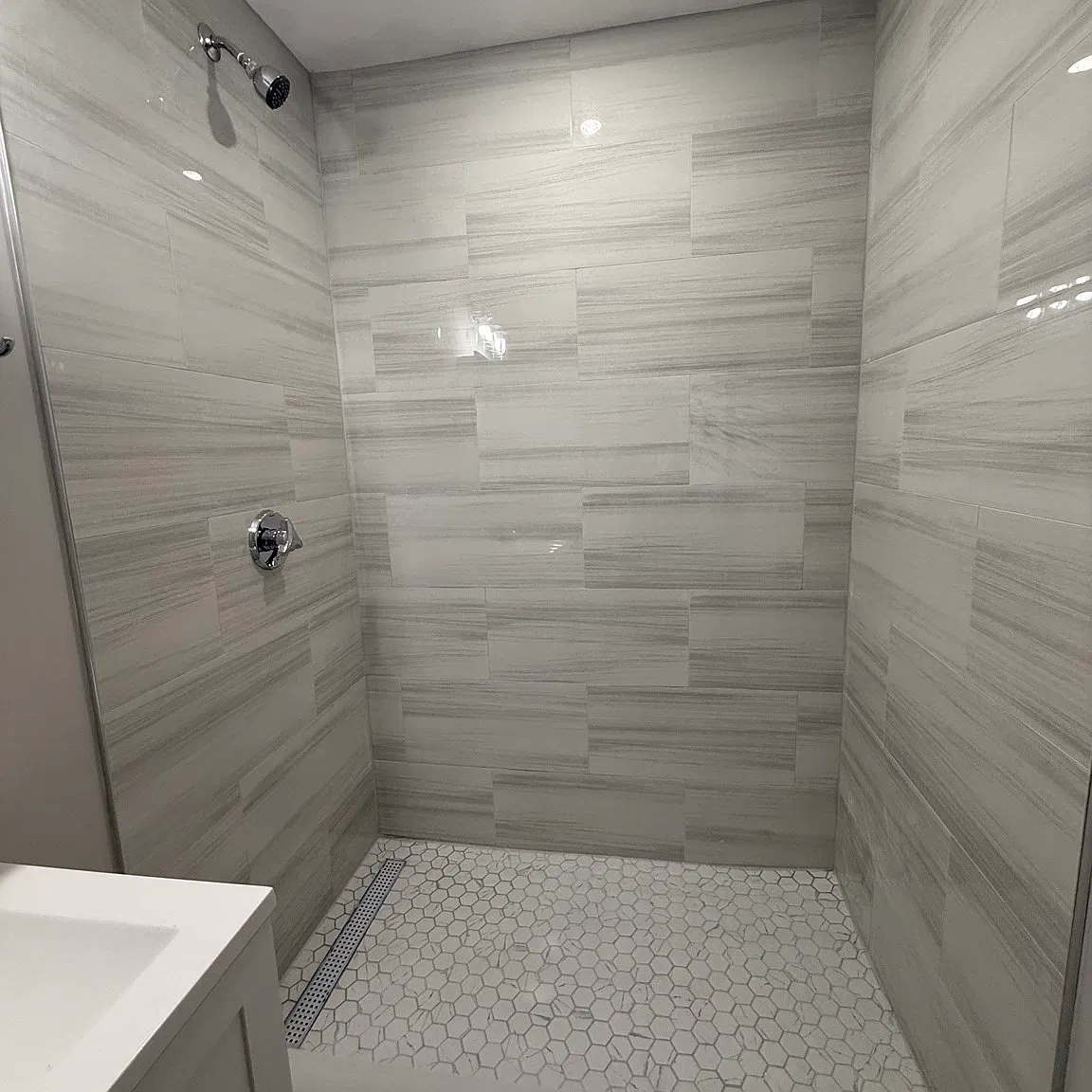 3 bed, 1000 sqft, $3,200 — Photo 3