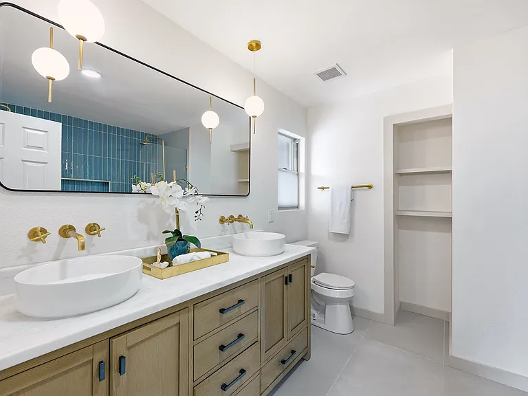 426 Zephyr Dr — Photo 8