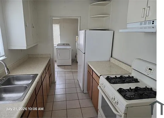 1619 E Cambridge Ave #- — Photo 3