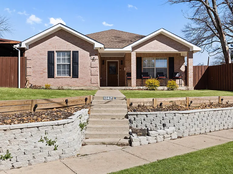 1047 Eldorado Ave — Photo 36