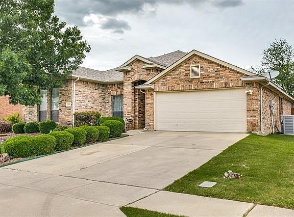 2nd image of 632 Bent Oak Dr