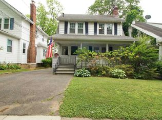 12 Bar Beach Rd, Port Washington, NY 11050