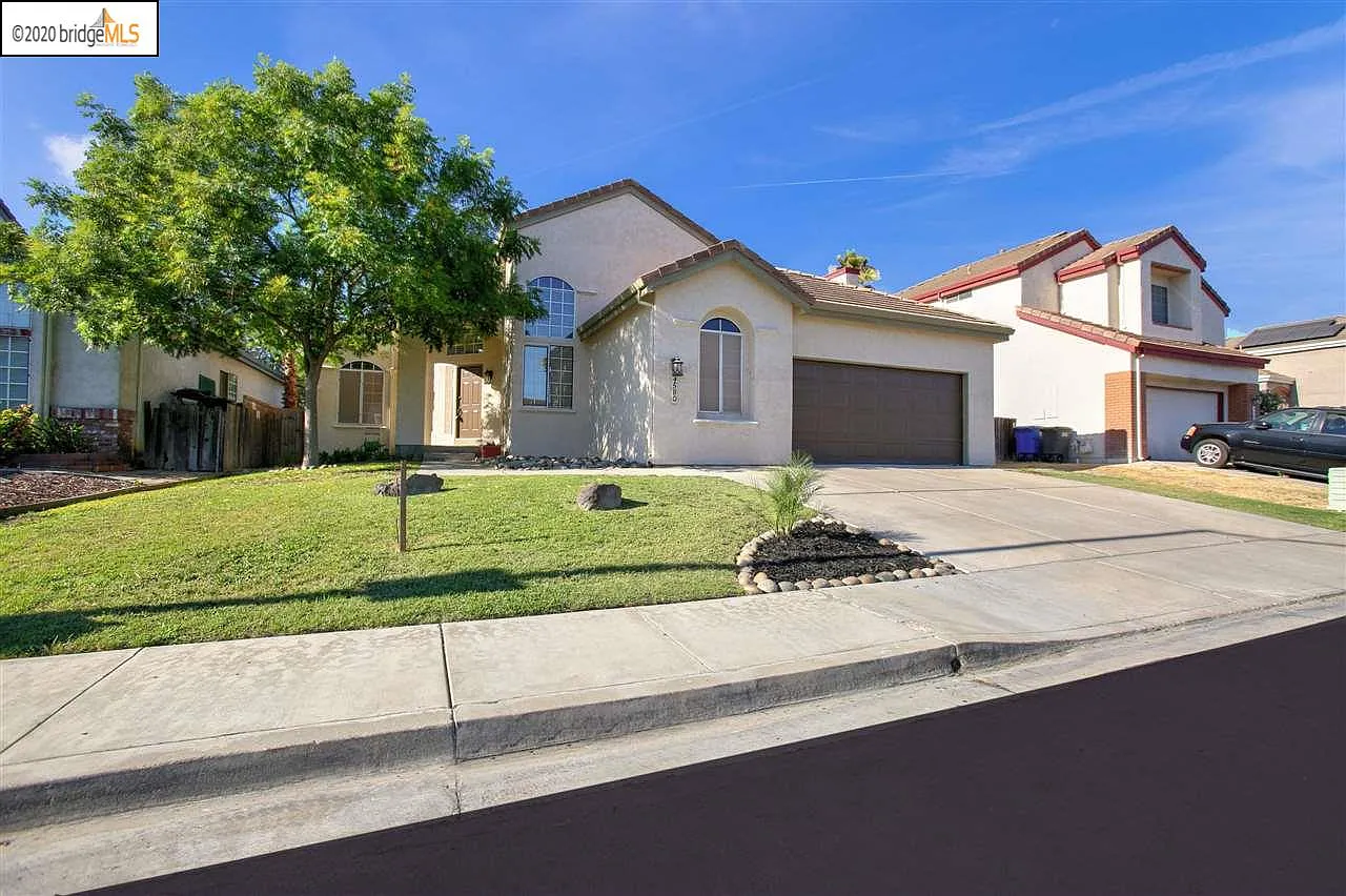 4580 Cove Ln photo 1