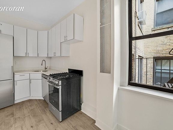 4th image of 328 E 50th St #7