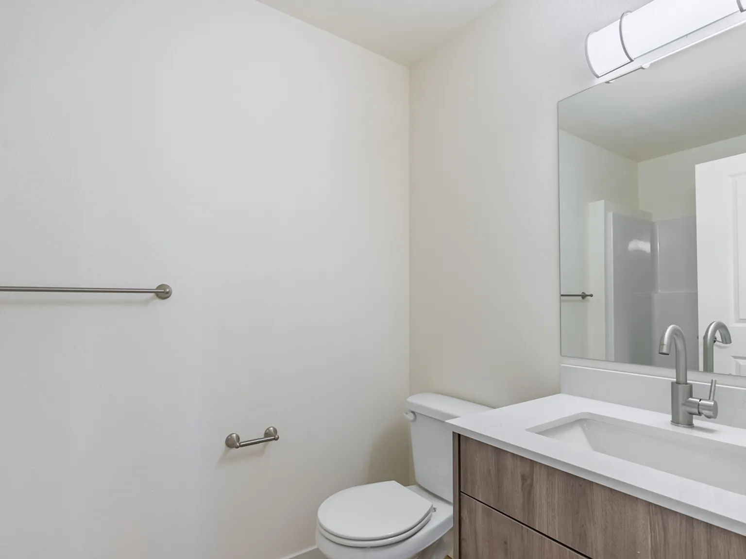 1809 East Sunset Drive — Photo 3
