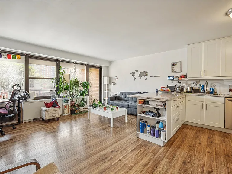 135 Montgomery St #3 — Photo 15